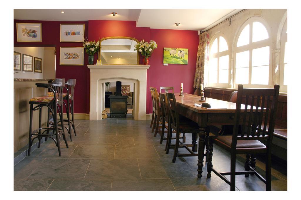 The Kings Arms Hotel Stowel Exterior photo